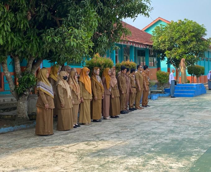 Pentingnya Disiplin dan Menghargai Guru